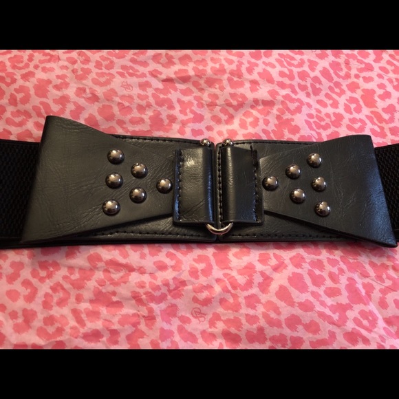Faux Leather Waist Belt - Picture 4 of 4